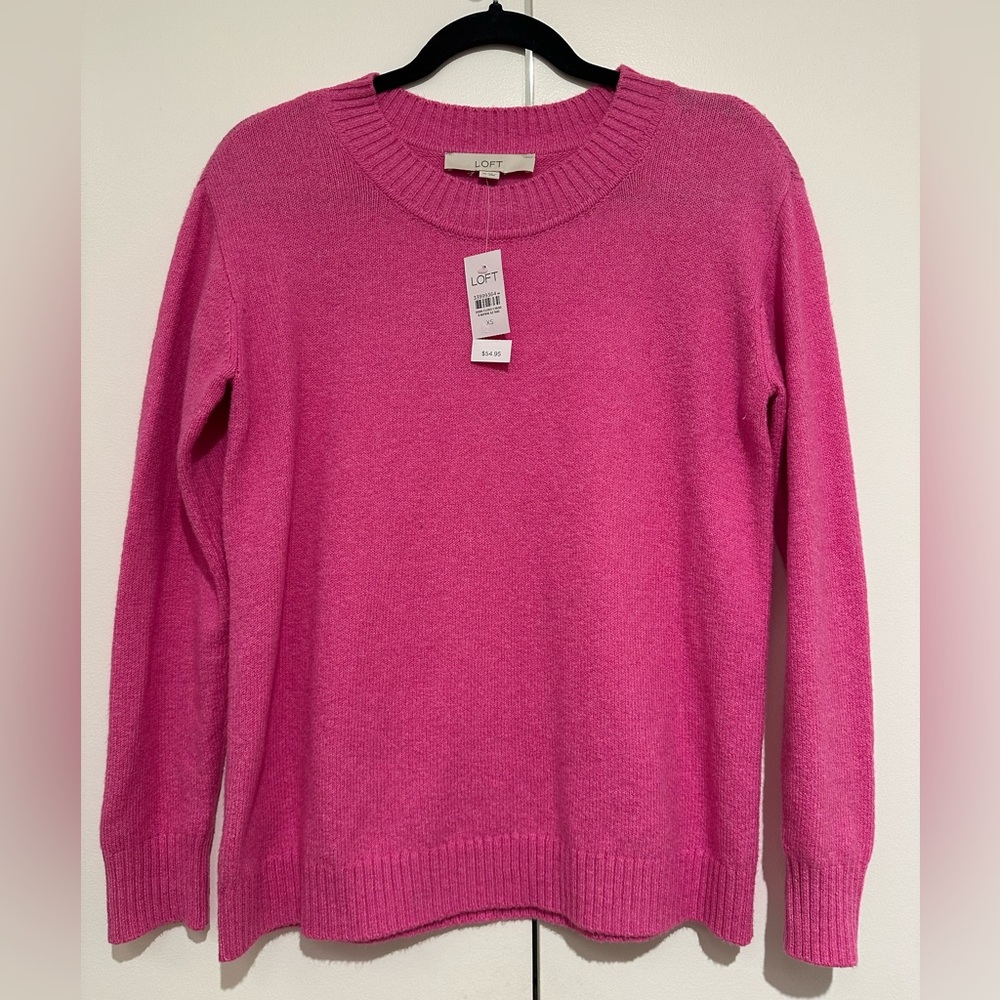 NWT XS LOFT Women's Pink Crew Neck Sweater